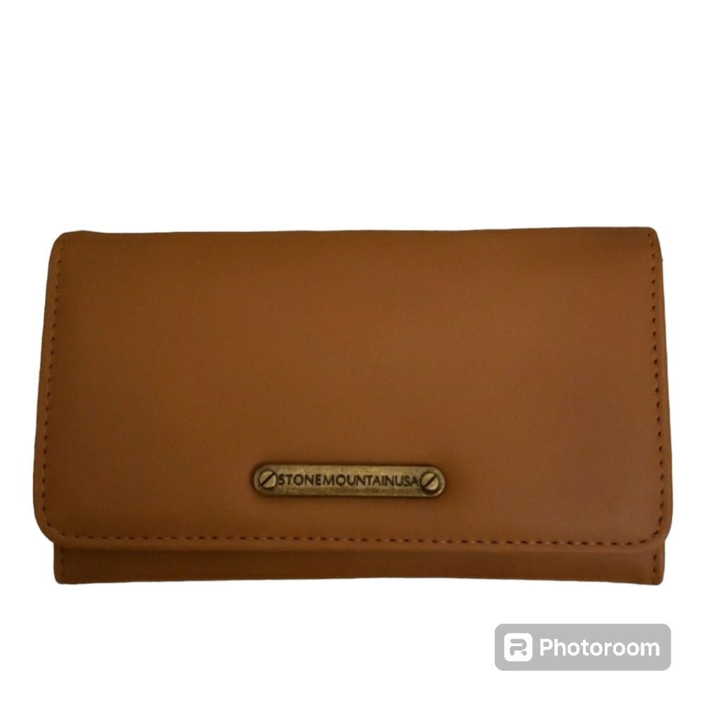 STONE MOUNTAIN TAN Nappa SLG Leather Trifold Wallet.